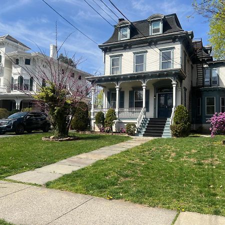 1 Bedroom Private Victorian Apt In Convenient City Location On 5 Acre, Sleeps 4 포킵시 외부 사진