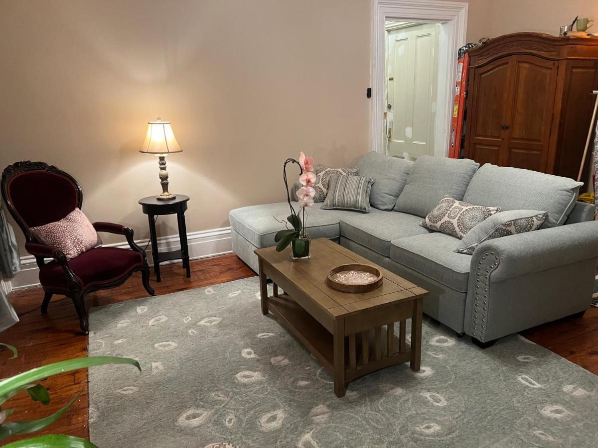 1 Bedroom Private Victorian Apt In Convenient City Location On 5 Acre, Sleeps 4 포킵시 외부 사진