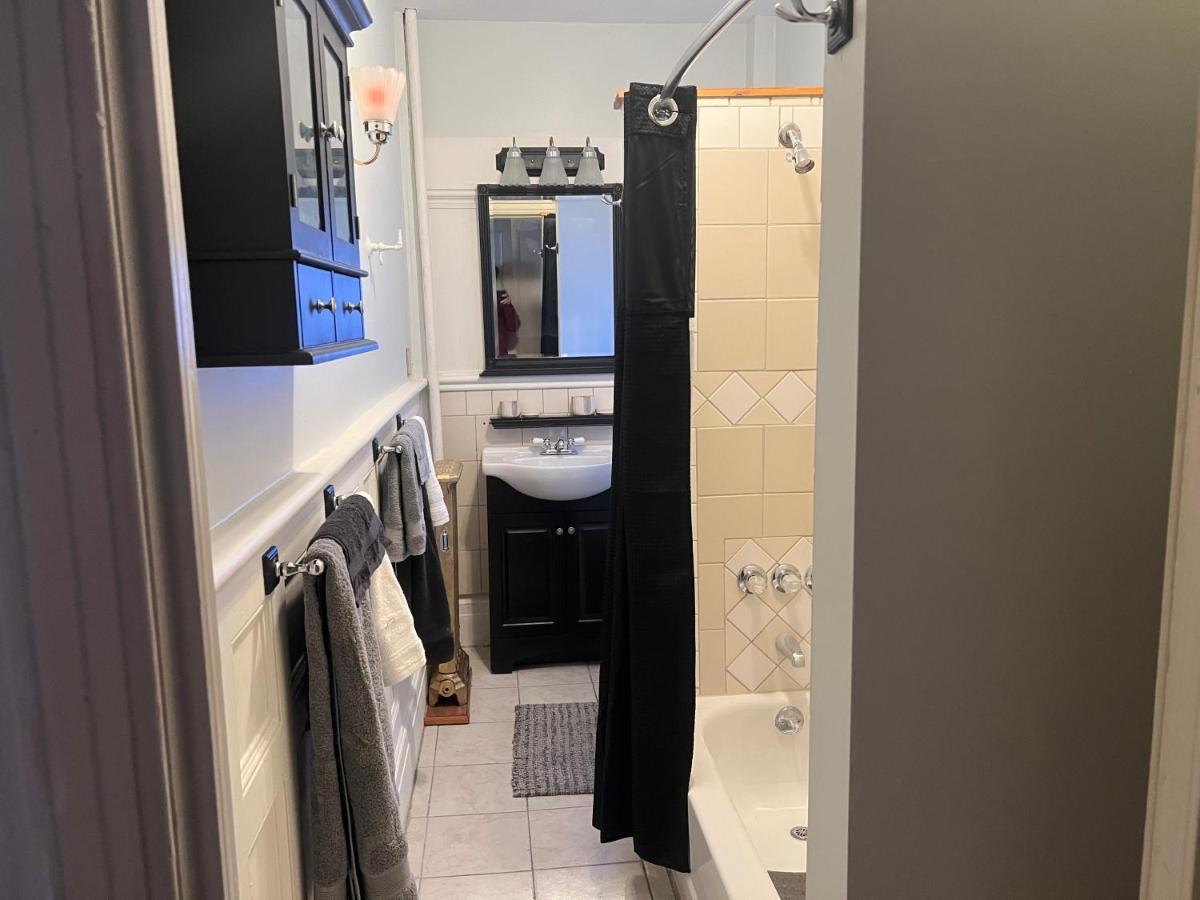 1 Bedroom Private Victorian Apt In Convenient City Location On 5 Acre, Sleeps 4 포킵시 외부 사진