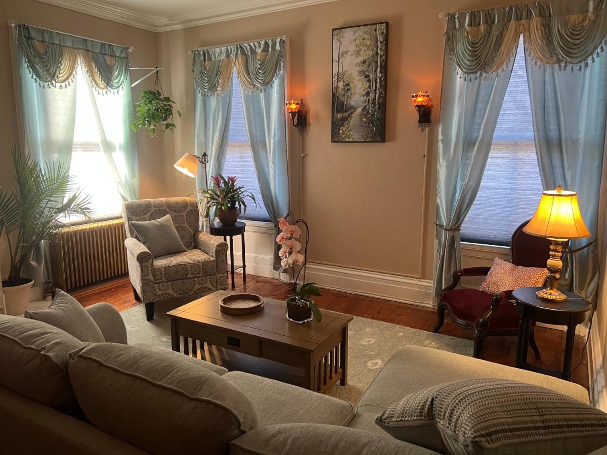 1 Bedroom Private Victorian Apt In Convenient City Location On 5 Acre, Sleeps 4 포킵시 외부 사진