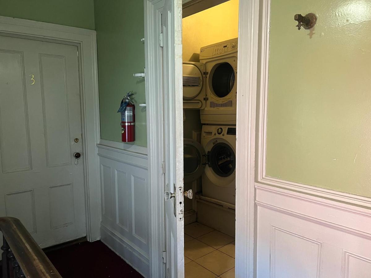 1 Bedroom Private Victorian Apt In Convenient City Location On 5 Acre, Sleeps 4 포킵시 외부 사진