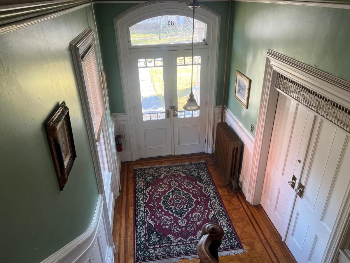 1 Bedroom Private Victorian Apt In Convenient City Location On 5 Acre, Sleeps 4 포킵시 외부 사진