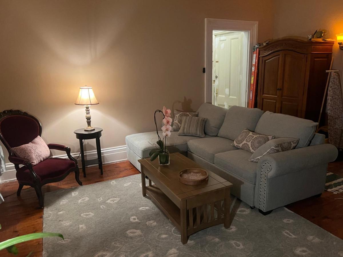 1 Bedroom Private Victorian Apt In Convenient City Location On 5 Acre, Sleeps 4 포킵시 외부 사진